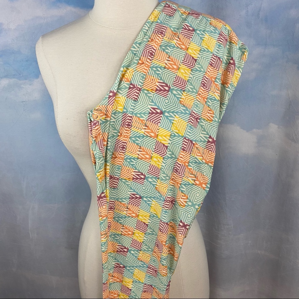 LuLaRoe Checkerboard Pastels Leggings Tall & Curvy